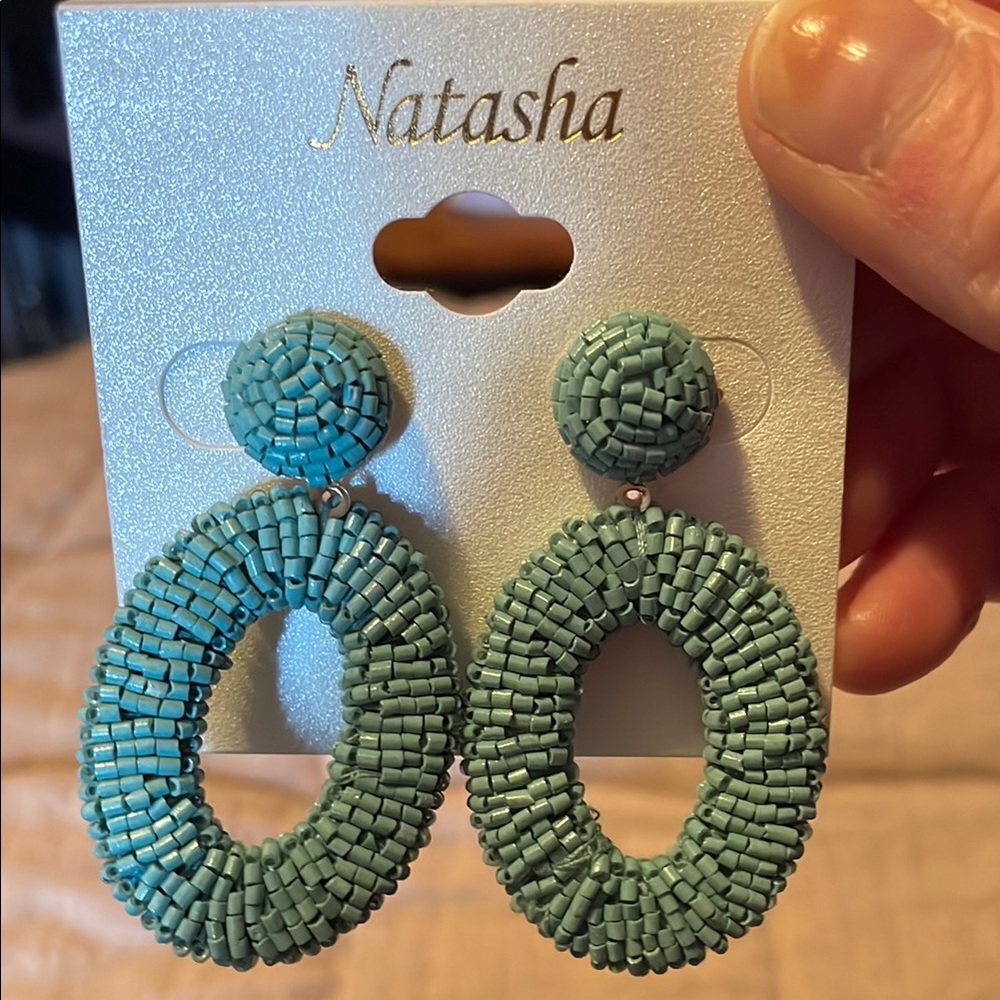 NWOT Beautiful Lightweight Natasha Couture Blue Beaded Earrings!! - Picture 2 of 6